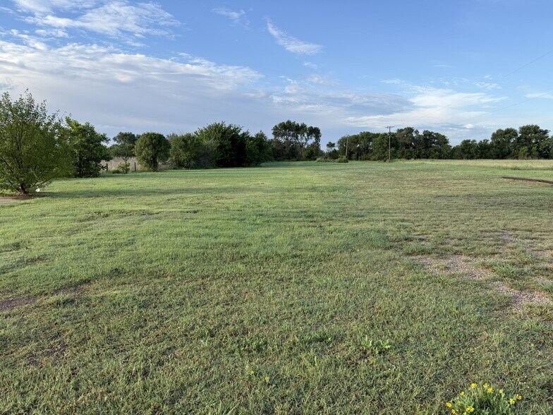 More Photos Of 1020 E Marshall Howard Blvd, Littlefield Warehouse For Sale