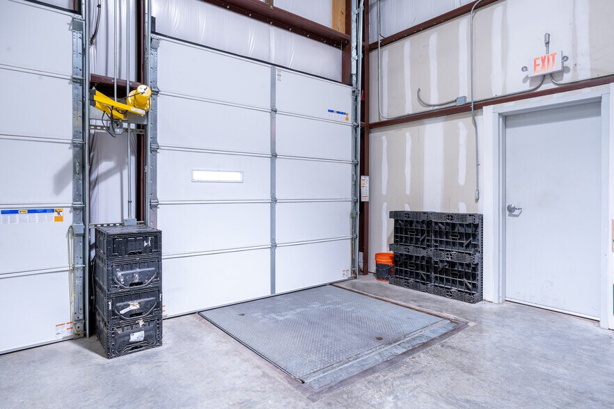 More Photos Of 113 Bufkin Ln, Lockhart Refrigeration Cold Storage For Lease