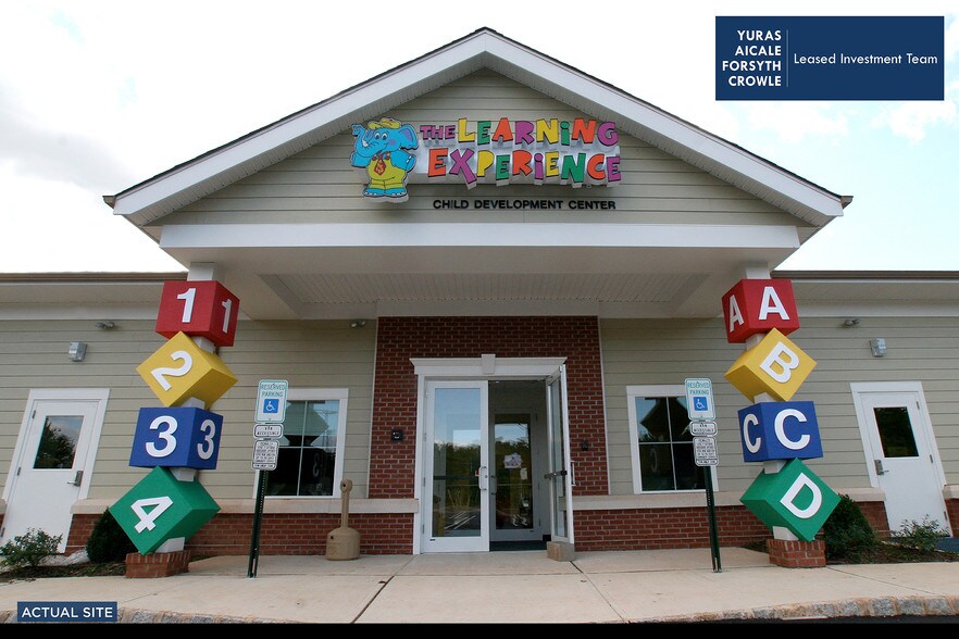 Primary Photo Of 16058 Manchester Rd, Ellisville General Retail For Lease