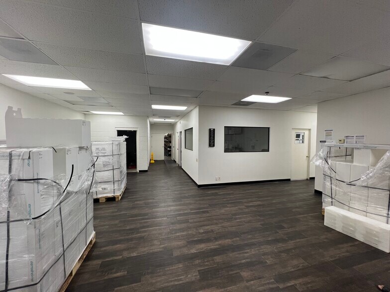 More Photos Of 9540 Cozycroft Ave, Chatsworth Manufacturing For Lease