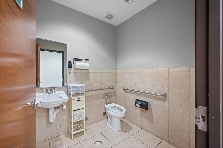 More Photos Of 2698 N Galloway Ave, Mesquite Medical For Lease