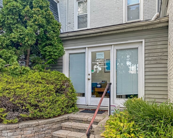 More Photos Of 207 W Broad St, Bethlehem Office For Sale