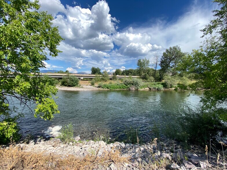 More Photos Of 1300 Clark Fork Dr, Missoula Freestanding For Sale