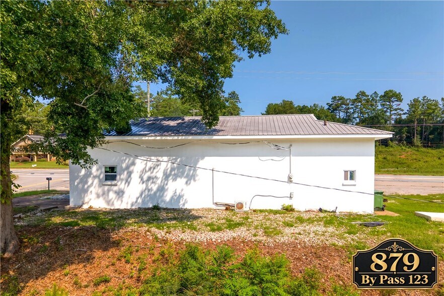 More Photos Of 879 By Pass 123 Hwy, Seneca Unknown For Lease