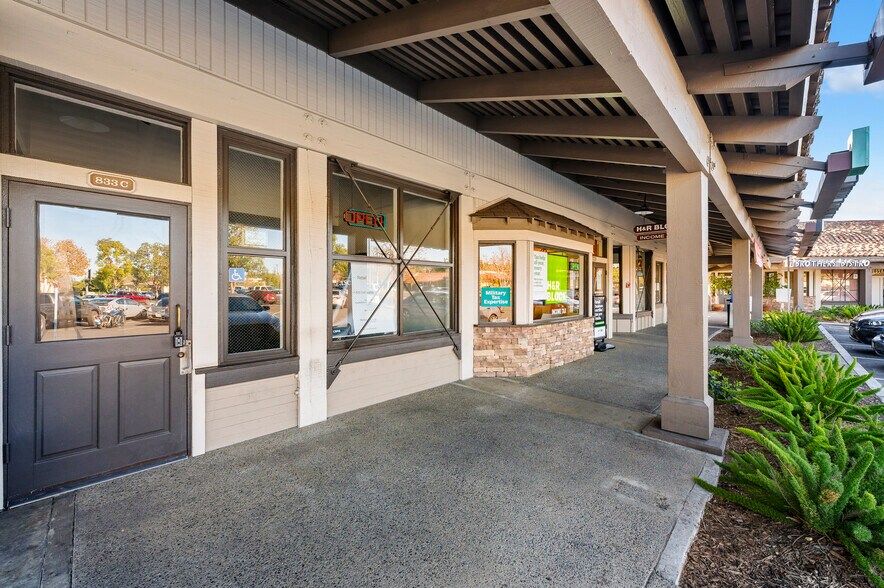 More Photos Of 701-855 S Main Ave, Fallbrook Unknown For Lease