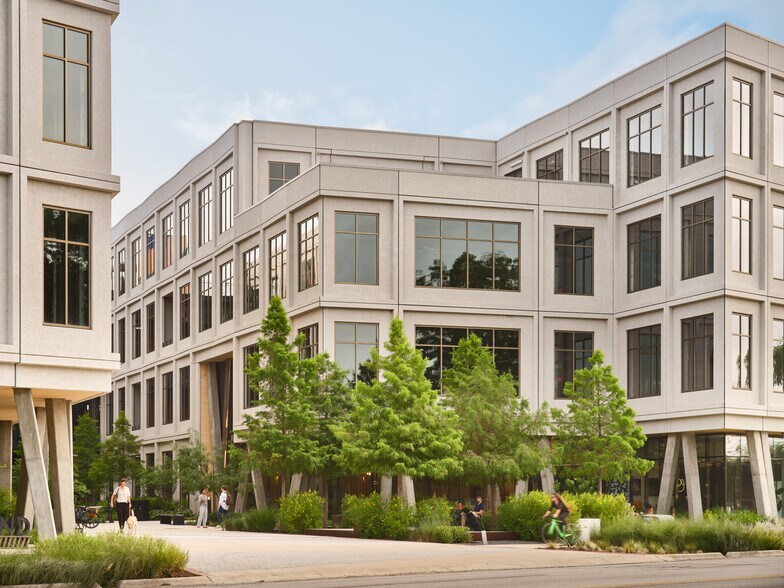 More Photos Of 3232 E Cesar Chavez St, Austin Unknown For Lease