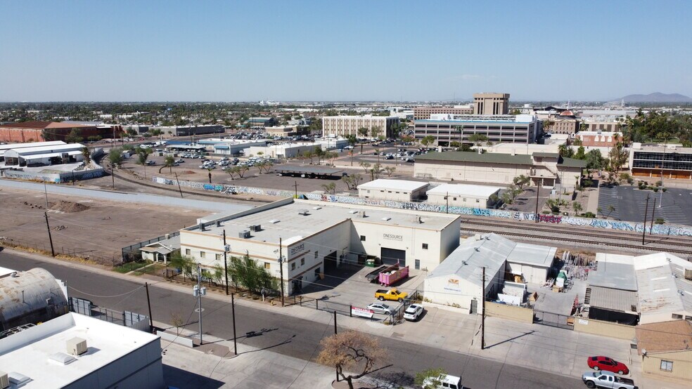 More Photos Of 1730 W Buchanan St, Phoenix Warehouse For Lease