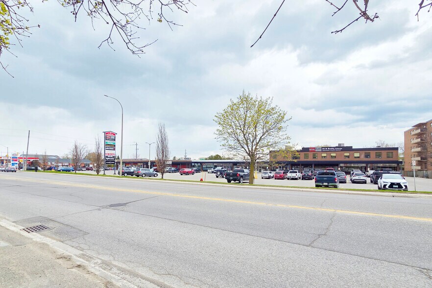 More Photos Of 75 1st St, Orangeville Freestanding For Lease
