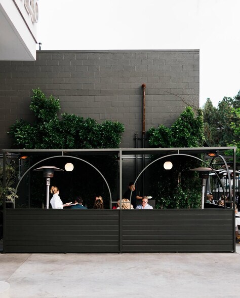 More Photos Of 7029 Willoughby Ave, Los Angeles Storefront For Lease