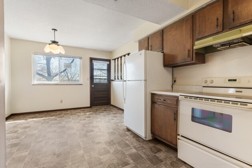 More Photos Of 5218-5240 Ditzler Ave, Raytown Apartments For Sale