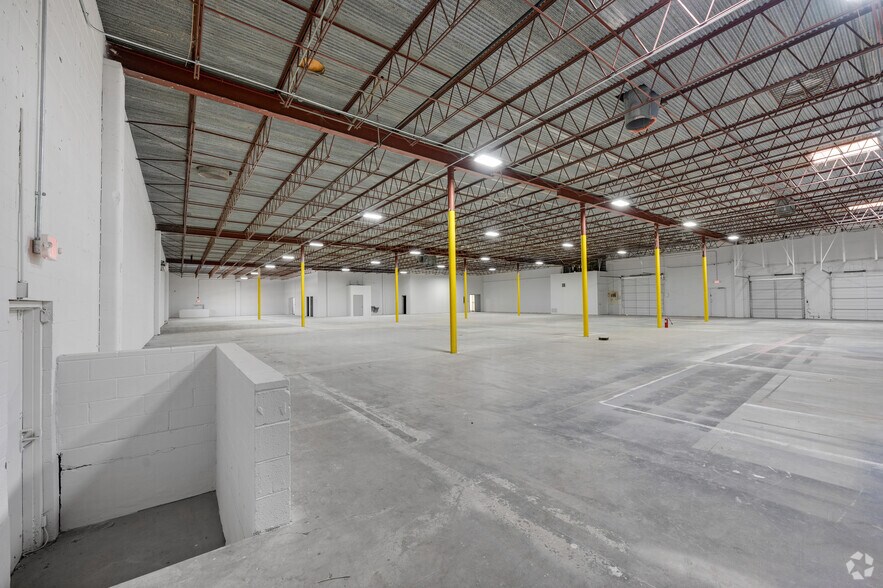 More Photos Of 3441 Halifax St, Dallas Unknown For Lease