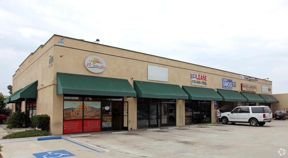 More Photos Of 895 S East St, Anaheim General Retail For Lease