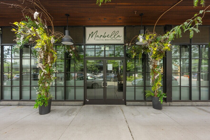 More Photos Of 24 Navy Pier Ct, Staten Island Restaurant For Lease