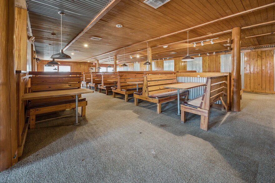 More Photos Of 16368 SE Highway 19, Cross City Restaurant For Sale