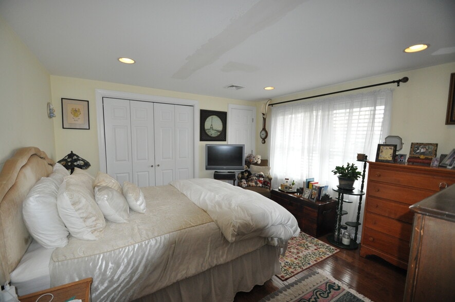 More Photos Of 2092 Route 35 N, South Amboy Storefront Retail Office For Sale