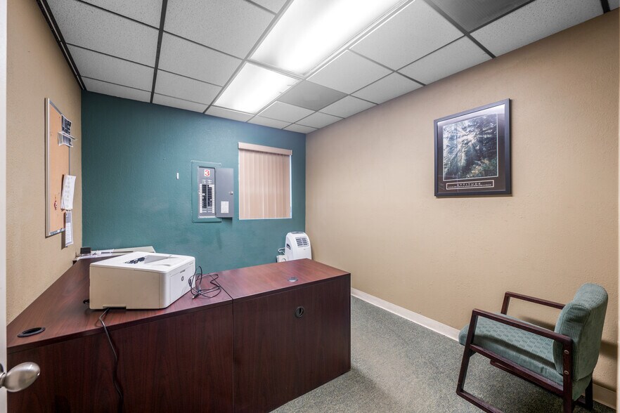 More Photos Of 760 S Stapley Dr, Mesa Office For Lease