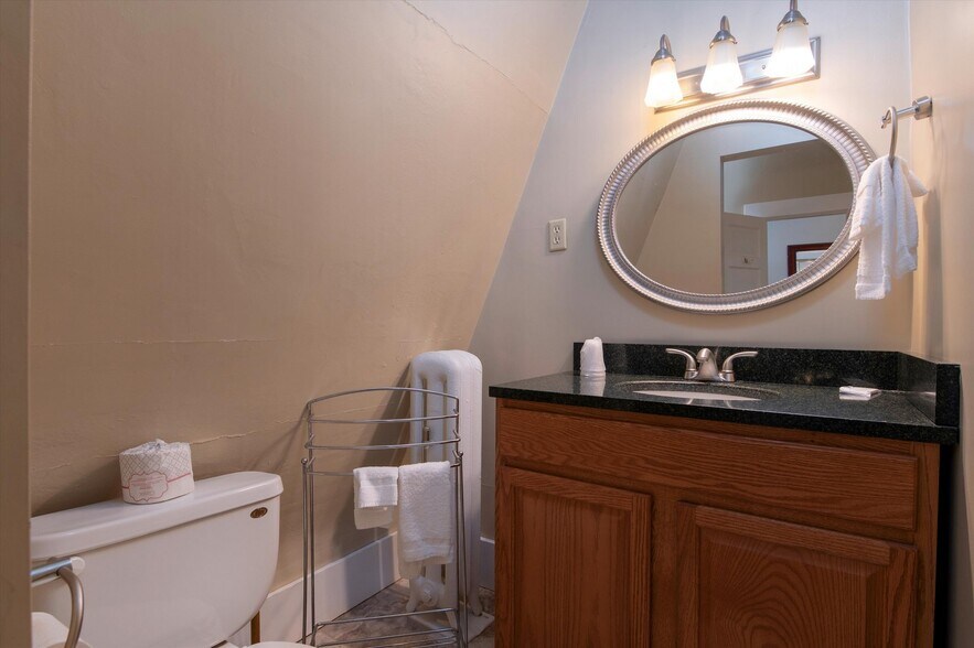 More Photos Of 40 The Common, Chester Hotel For Sale