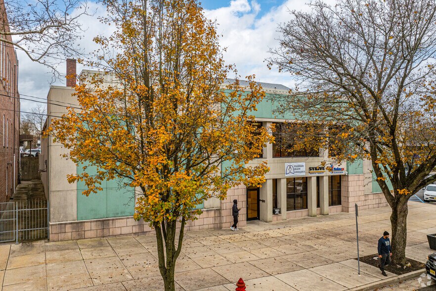 More Photos Of 415 W Landis Ave, Vineland Medical For Lease