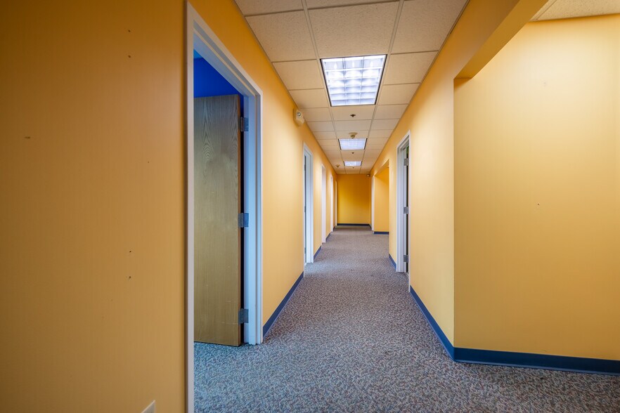 More Photos Of 980 Westfall Rd, Rochester Medical For Lease