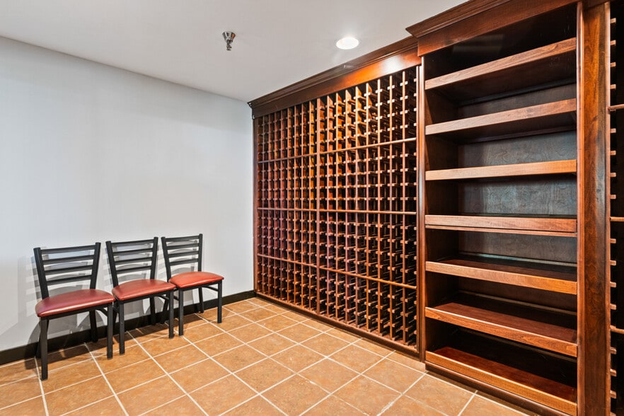 More Photos Of 60 Mile Rd, Wells Restaurant For Sale