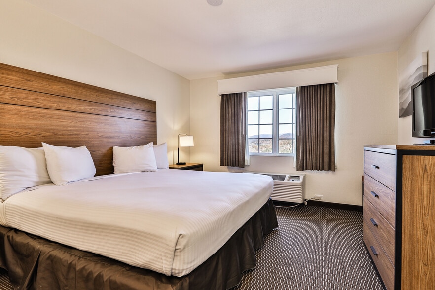 More Photos Of 43 Coosawatee Drive, East Ellijay Hotel For Sale