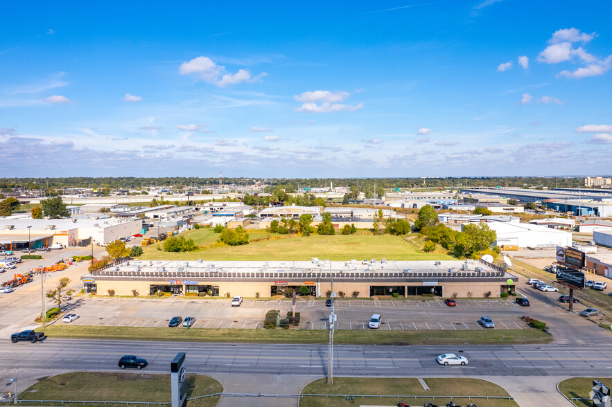 Primary Photo Of 6701-6715 E 41st St, Tulsa Storefront For Lease