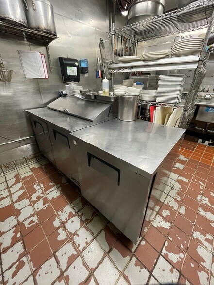 More Photos Of 3441-3449 Waialae Ave, Honolulu Freestanding For Lease