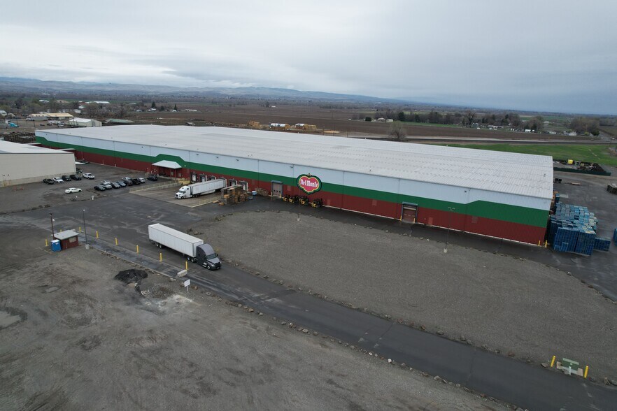 More Photos Of 49 E 3rd Ave, Toppenish Warehouse For Sale