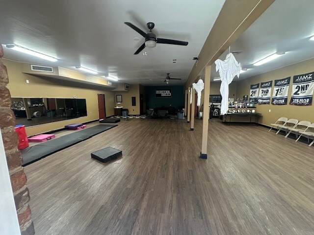 More Photos Of 1905 Covillaud St, Marysville General Retail For Sale