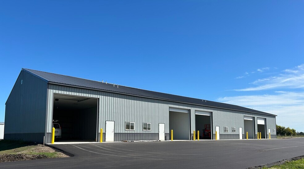 More Photos Of 700 Armstrong Dr, Fairmont Service For Sale