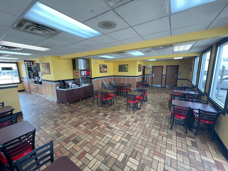 More Photos Of 2 N Mission St, Sapulpa Fast Food For Sale