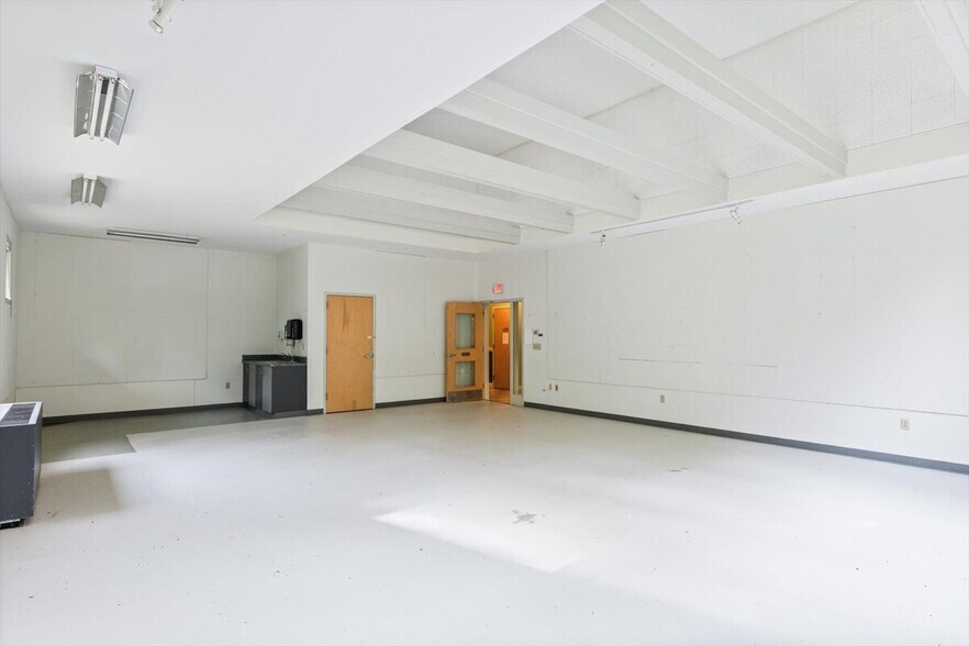 More Photos Of 457 Route 123, Sharon Freestanding For Lease