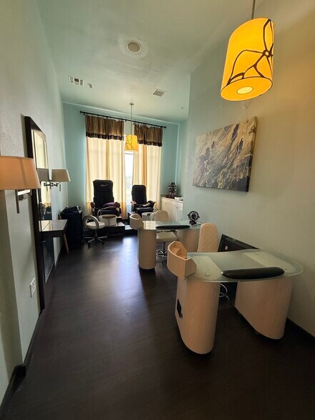 More Photos Of 2140 W Grande Blvd, Tyler Medical For Lease