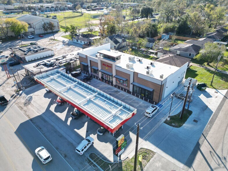 More Photos Of 1002 Mercury Dr, Houston General Retail For Lease