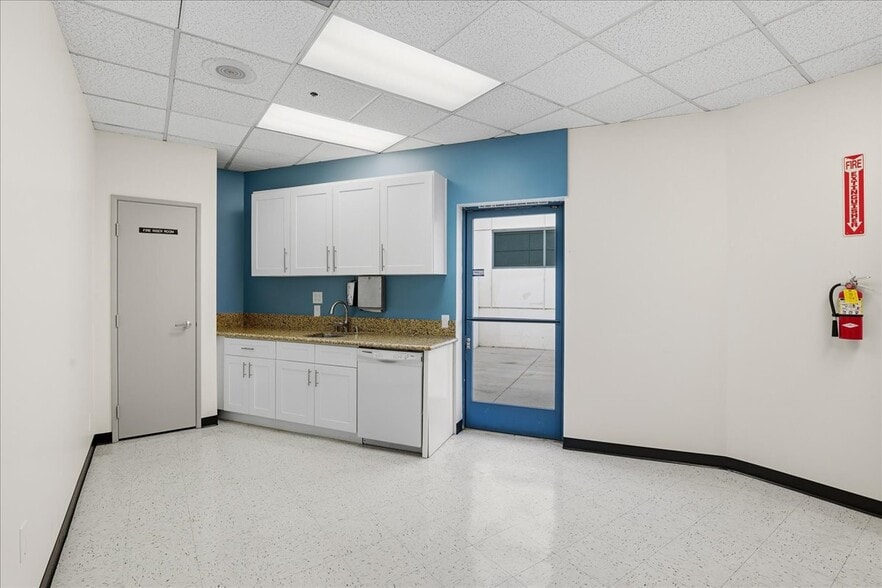 More Photos Of 12 Mauchly, Irvine Office Residential For Sale