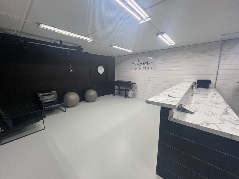 More Photos Of 720 S Taft Ave, Mason City Truck Terminal For Sale