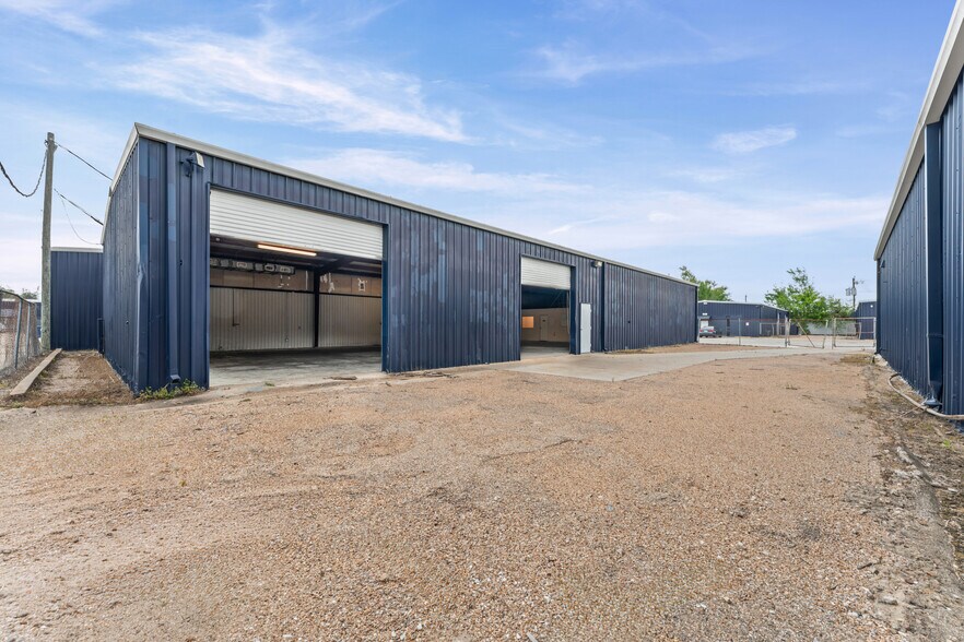 More Photos Of 4041-4071 Hollister Rd, Houston Warehouse For Lease