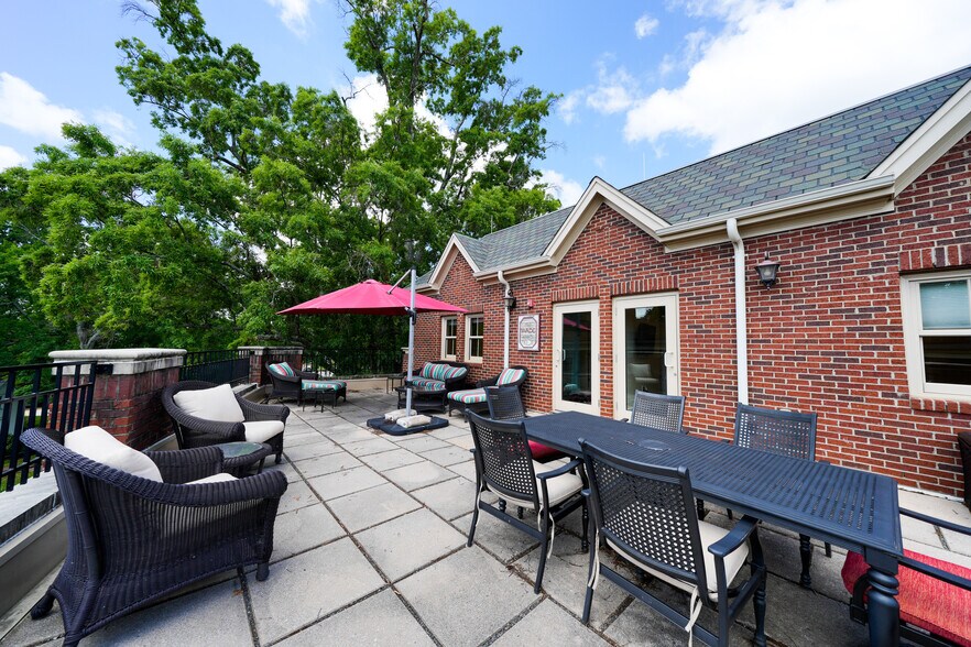 More Photos Of 206-212 N Main St, Davidson Office Residential For Lease