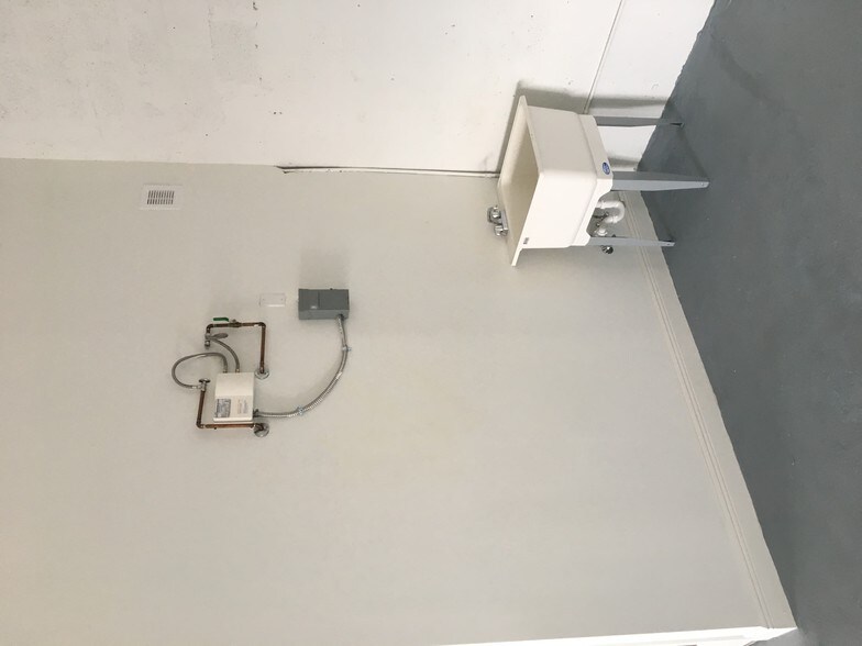 More Photos Of 9807-9808 NW 80th Ave, Hialeah Warehouse For Lease