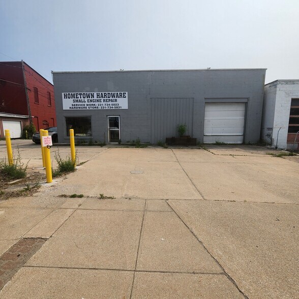 More Photos Of 104 S Main St, Evart Storefront For Sale