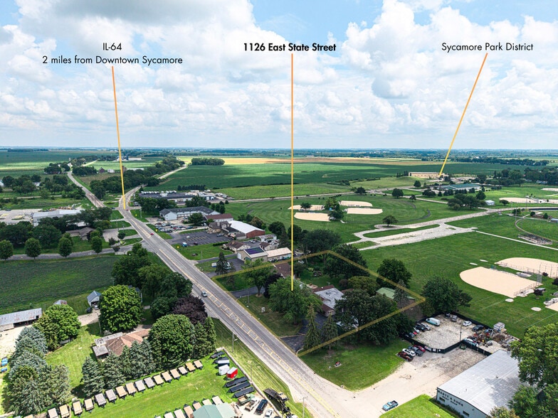 More Photos Of 1126 E State St, Sycamore Storefront Retail Residential For Sale