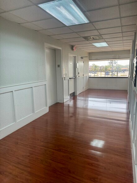 More Photos Of 9501 US Highway 19, Port Richey Office For Sale