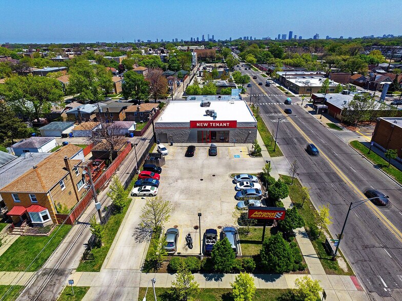 More Photos Of 3016 W Peterson Ave, Chicago Freestanding For Lease