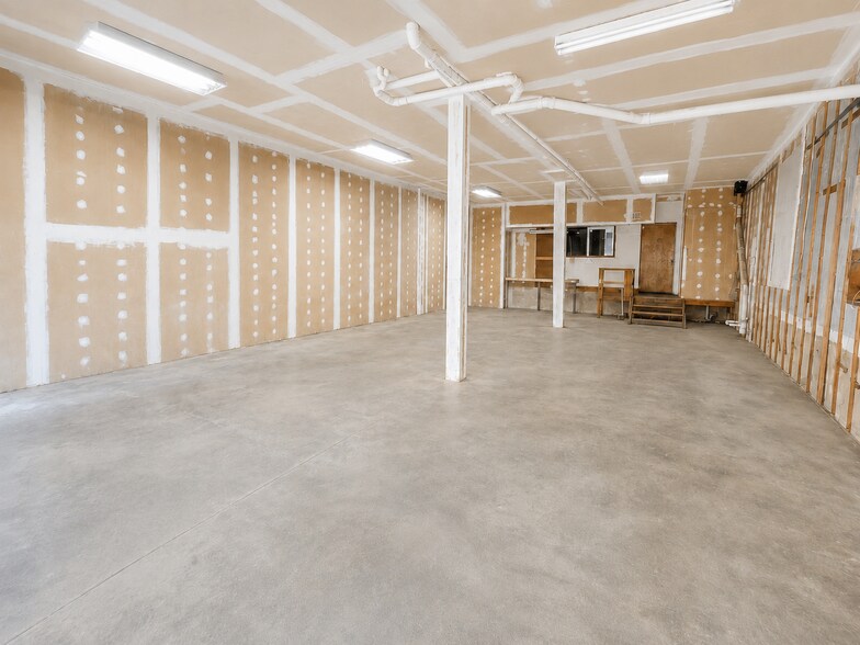 More Photos Of 20141 Point Lookout Rd, Great Mills Storefront Retail Residential For Lease