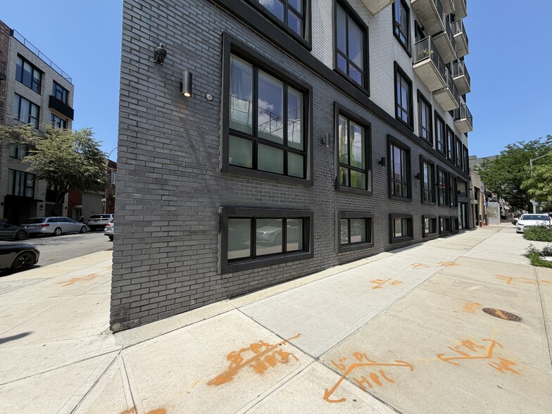 More Photos Of 411 Meeker Ave, Brooklyn Apartments For Lease