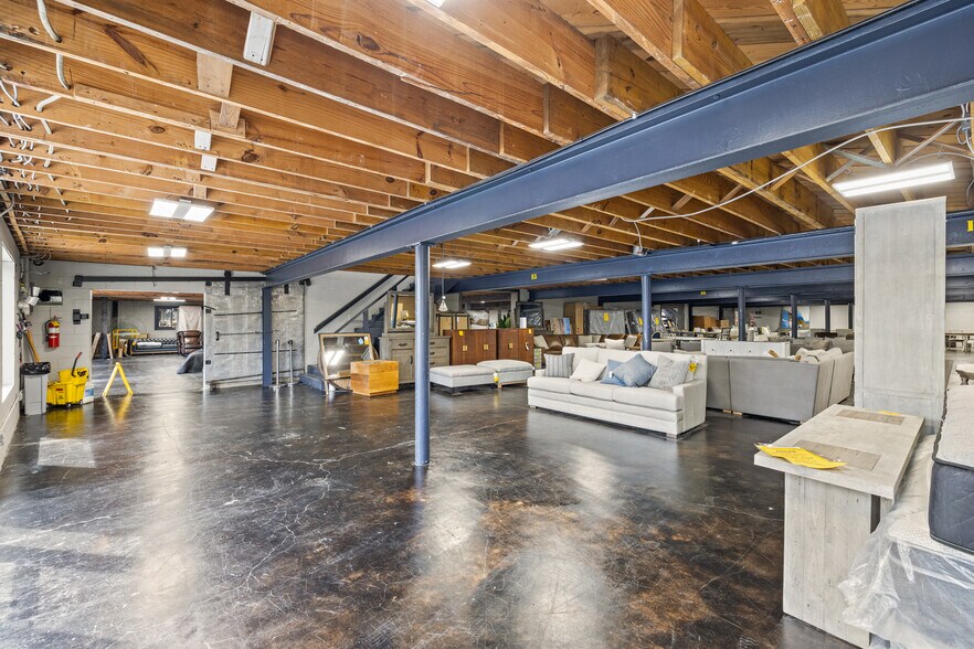 More Photos Of 764 E Seventh St, Lexington Warehouse For Sale