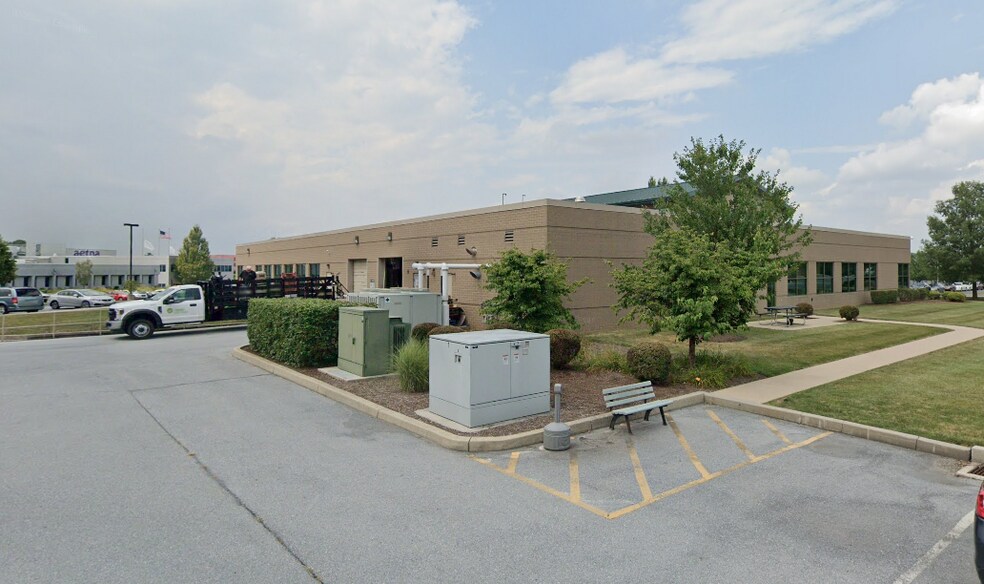 More Photos Of 3909 Tecport Dr, Harrisburg Flex For Lease