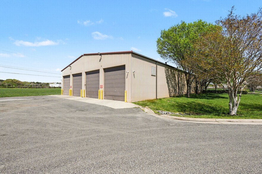 More Photos Of 11084 Dennis W Kerns Pky, King George Warehouse For Sale