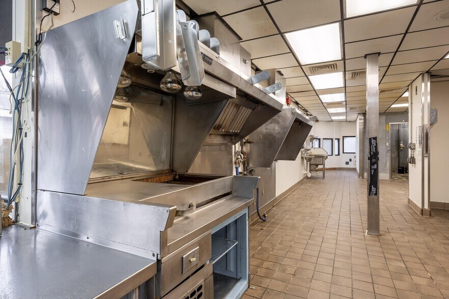 More Photos Of 5119 S 11 Hwy, Calhoun Fast Food For Sale