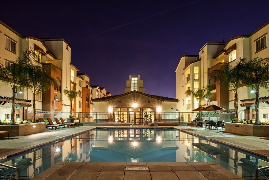 Primary Photo Of 621 Tasman Dr, Sunnyvale Apartments For Lease